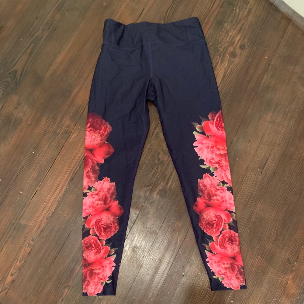 GOOP leggings size large rose and navy NWOT